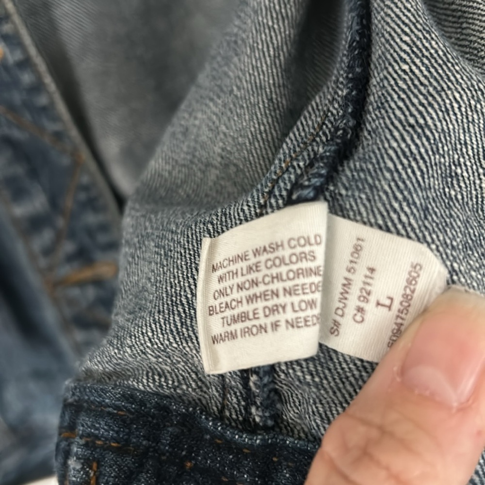 Women’s darker wash jean jacket - Picture 7 of 7